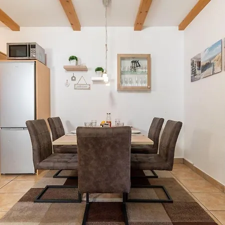 Hinter-den-hoefen-1g-wohnung-3-happy-holiday * Großenbrode